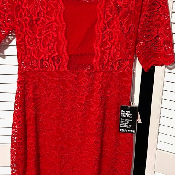 NWT Express Women's Sheath Dress Size 6 Red Floral Lace Mock Neck Short Sleeve - Picture 2 of 6